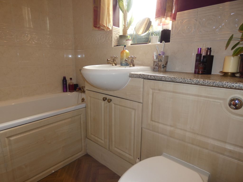Ground Floor Bathroom- click for photo gallery